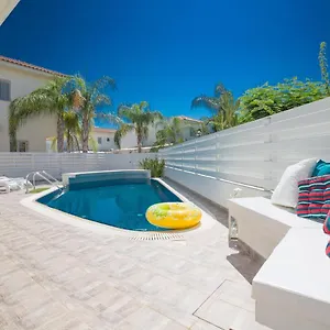  Villa Kalamies Family